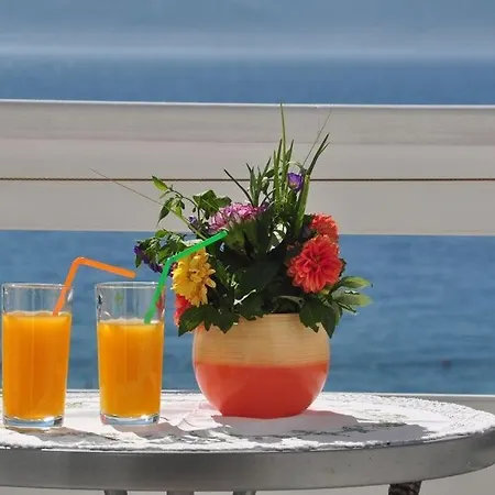 Apartment In With Sea View, Balcony, Air Conditioning, Wi-fi *