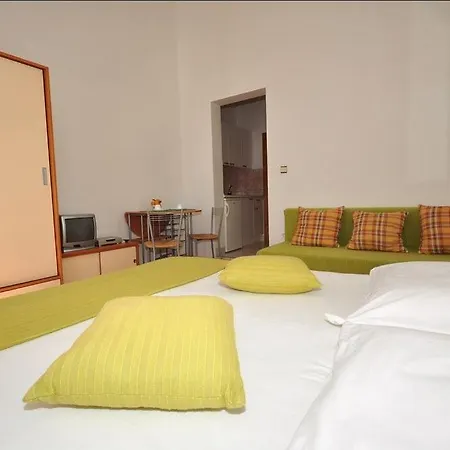 In With Sea View, Balcony, Air Conditioning, Wi-fi Duce